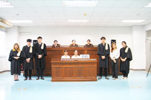 หลักสูตร International LL.B. Program In Business Law - Faculty Of Law ...